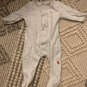 Magnetic Me unisex footie size 3-6 months